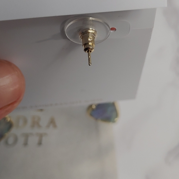 Kendra Scott Margot Earrings - Picture 4 of 5